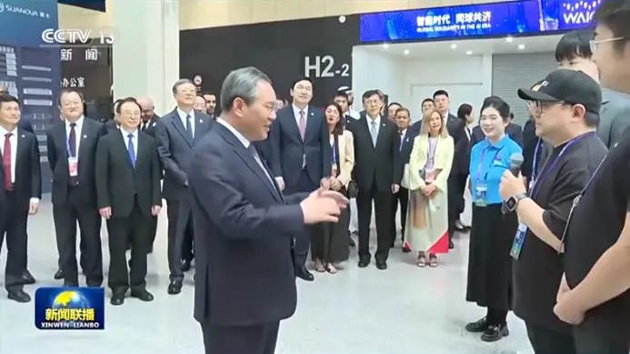 李强总理亲临 RWKV 展位指导