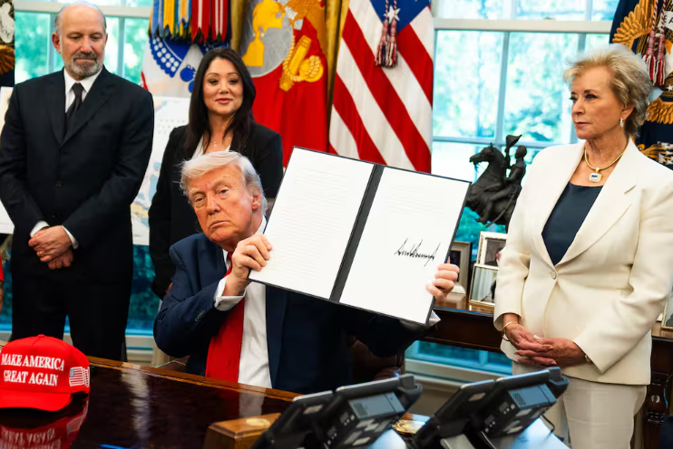 特朗普签署行政令，推动 AI 进入课堂